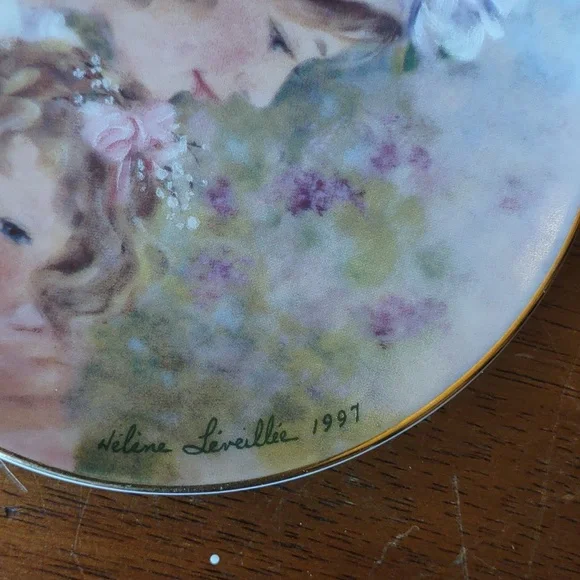 Vintage 1997 Avon Mothers Day Plate - Picture 2 of 4